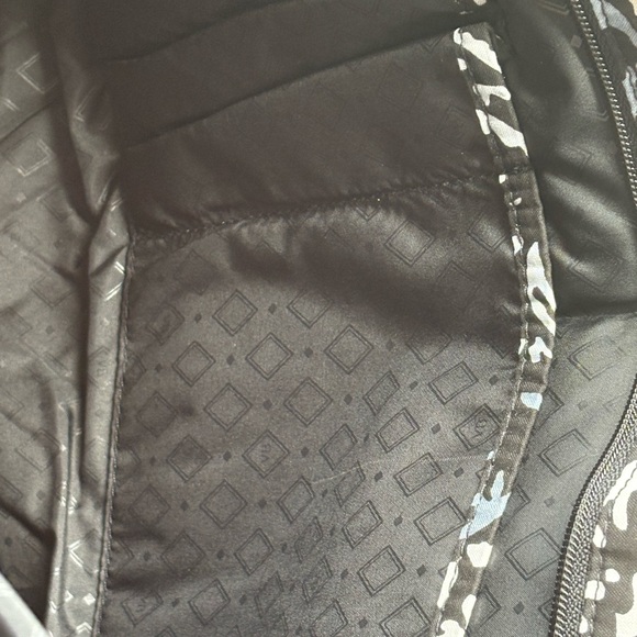 Vera Bradley Black and White Floral laptop Bag with coin Pouch - Picture 11 of 12